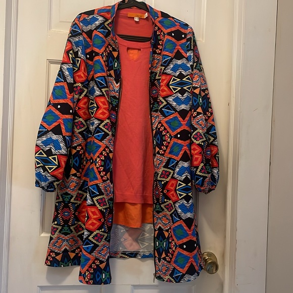 Colorful Geometric Patterned Jacket - Picture 3 of 5